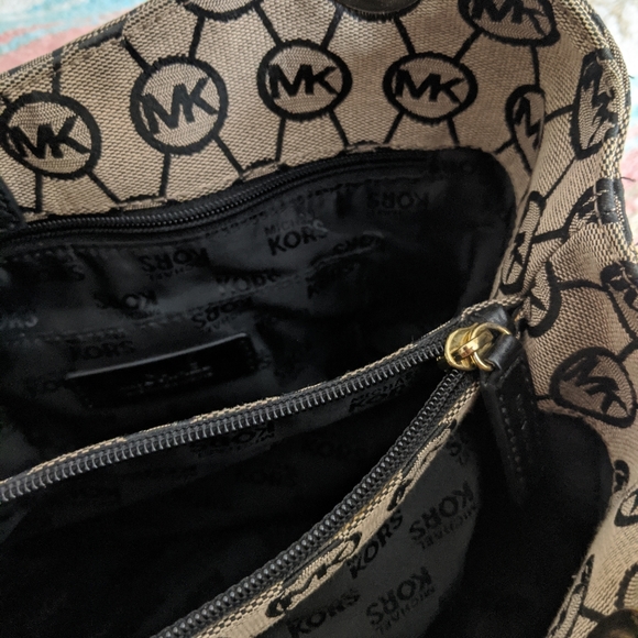 Michael Kors Purse - Picture 3 of 4